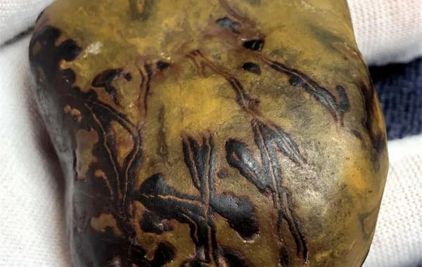 Azərbaycanda meteorit parçası satıldı - QİYMƏTİ - FOTO