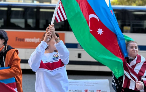 Azərbaycan icması “Human Rights Watch” təşkilatının Nyu-Yorkdakı qərargahı önündə piket keçirib - FOTO
