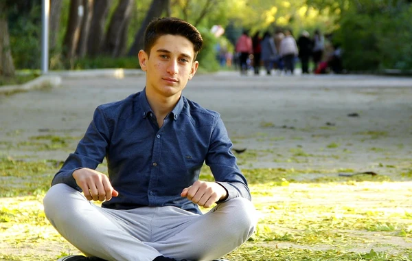 “Ana, məni sabah 09:00-da oyadarsan” deyib, özünü asdı – Tələbənin intiharının TƏFƏRRÜATI
