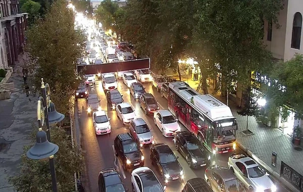 Bakıda sıxlıq olan küçələr - SİYAHI