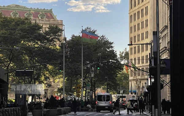 Азербайджанский флаг был поднят на известной улице в Нью-Йорке - ФОТО