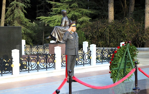 Azərbaycan və Özbəkistan müdafiə nazirlikləri arasında ikitərəfli əməkdaşlıq planı imzalanıb - FOTO