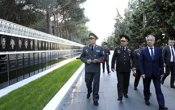 Azərbaycan və Özbəkistan müdafiə nazirlikləri arasında ikitərəfli əməkdaşlıq planı imzalanıb - FOTO
