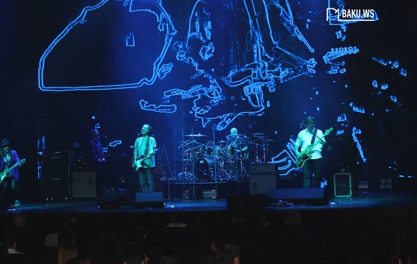 “Mor ve ötesi”nin Bakı konsertindən GÖRÜNTÜLƏR - FOTO