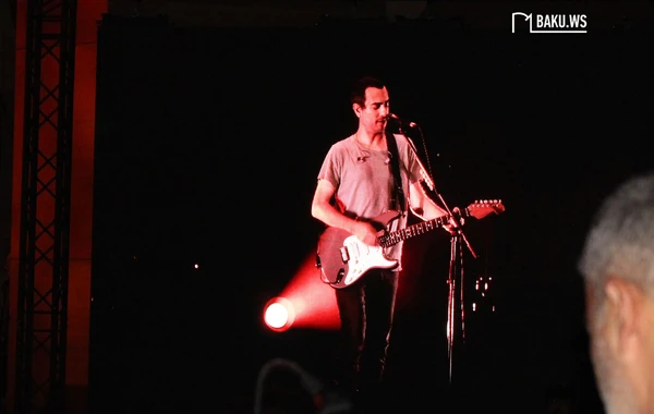 “Mor ve ötesi”nin Bakı konsertindən GÖRÜNTÜLƏR - FOTO