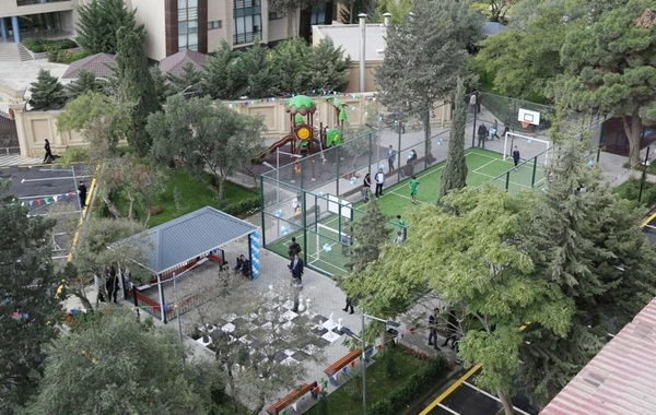 Bakıda növbəti həyət abadlaşdırıldı - FOTO
