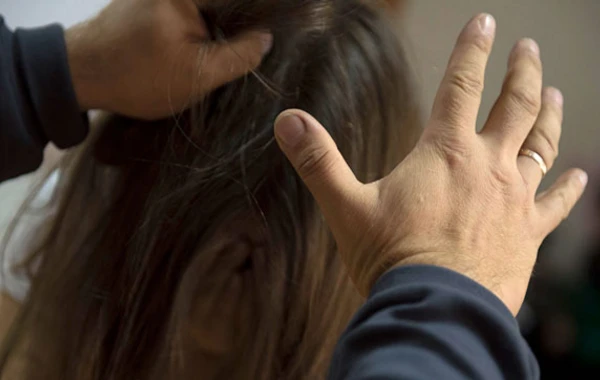 62 yaşlı kişidən hamilə qalan 16 yaşlı qız: "Başıma vurub dedi ki..." - ŞOK