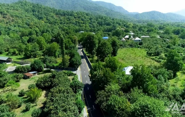 Qəbələdə 10 yaşayış məntəqəsini əhatə edən yollar yenidən qurulub - VİDEO/FOTO