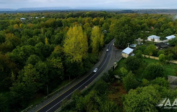 Qəbələdə 10 yaşayış məntəqəsini əhatə edən yollar yenidən qurulub - VİDEO/FOTO
