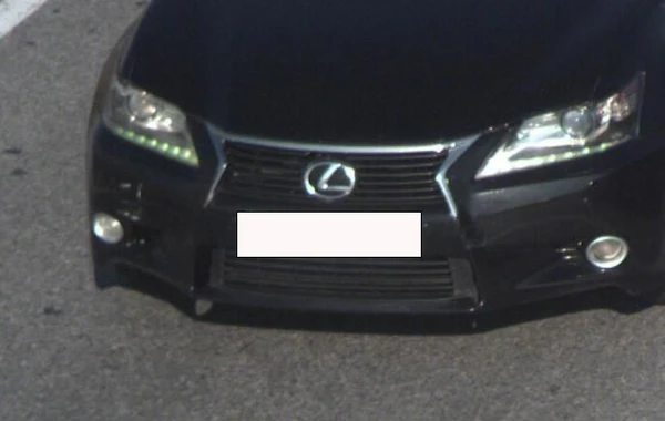 “Lexus”un sürücüsü sürət həddini aşdı, cərimə “Volkswagen”i sürənə gəldi - FOTO/VİDEO