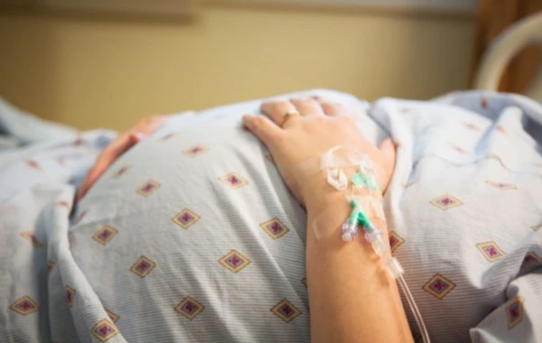 Respublika Klinik Xəstəxanasında ana doğuşdan sonra ÖLDÜ