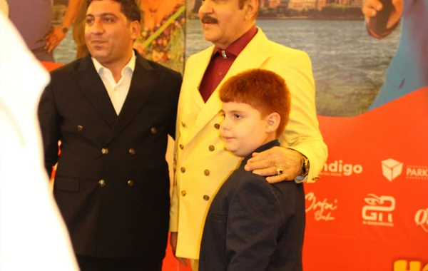 Cavanşir Məmmdov 9 YAŞLI NƏVƏSİ İLƏ QALADA - FOTO