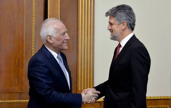 Ermənistan prezidenti türkiyəli deputatı qəbul etdi