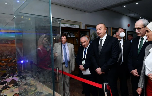 Prezident İlham Əliyev Əlcəzairdə Şəhidlər abidəsini və Milli Mücahidlər Muzeyini ziyarət edib - YENİLƏNİB-3 - FOTO