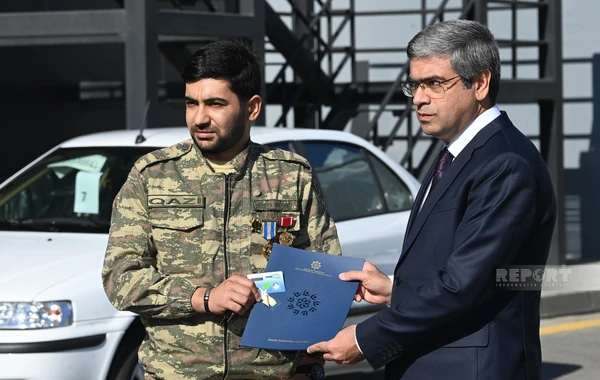 Müharibə əlillərinə daha 20 avtomobil təqdim olunub - FOTO