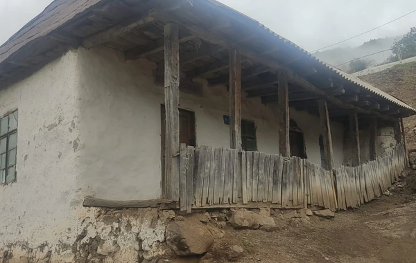 Yeni məktəb ola-ola uşaqlar niyə uçuq binada dərs keçir? - FOTO