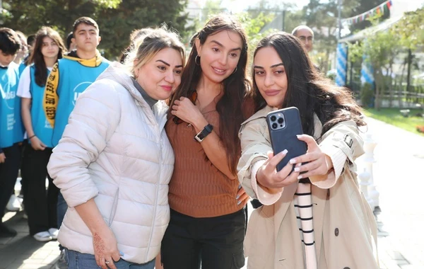 Leyla Əliyevanın iştirakı ilə növbəti abadlaşdırılmış həyətin açılışı olub - FOTO