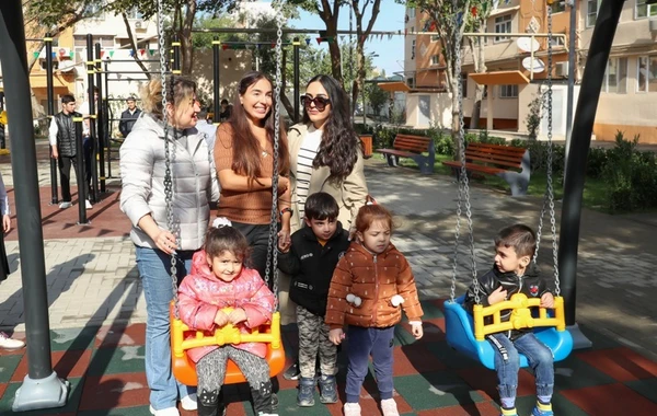Leyla Əliyevanın iştirakı ilə növbəti abadlaşdırılmış həyətin açılışı olub - FOTO