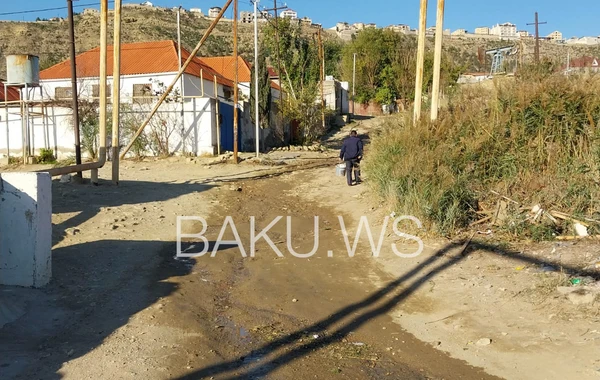 Bakıda bu küçə dağlıq ərazini xatırladır - Sakinlər acınacaqlı durumda - FOTO/VİDEO