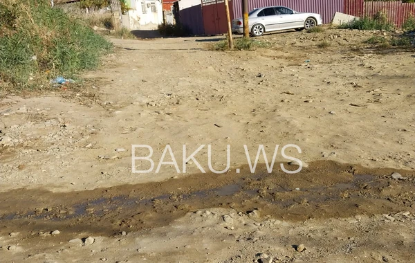 Bakıda bu küçə dağlıq ərazini xatırladır - Sakinlər acınacaqlı durumda - FOTO/VİDEO