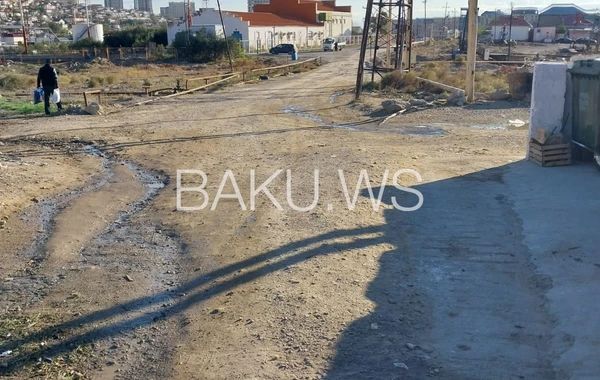 Bakıda bu küçə dağlıq ərazini xatırladır - Sakinlər acınacaqlı durumda - FOTO/VİDEO