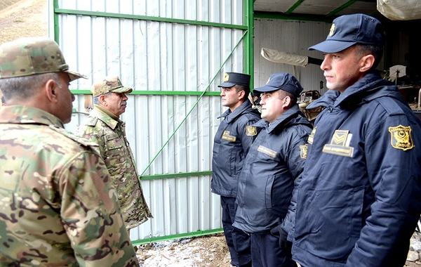 Закир Гасанов посетил воинские части на границе с Арменией - ВИДЕО