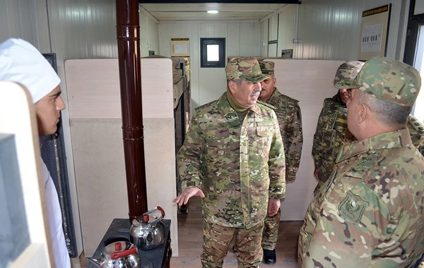 Закир Гасанов посетил воинские части на границе с Арменией - ВИДЕО