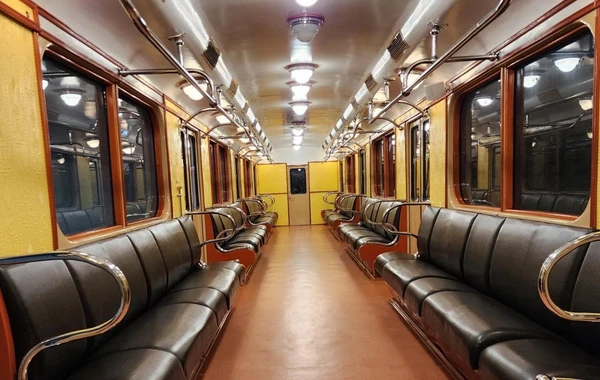 В праздничные дни в бакинском метро выставляются ретро-вагоны - ФОТО