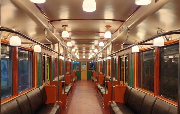 В праздничные дни в бакинском метро выставляются ретро-вагоны - ФОТО