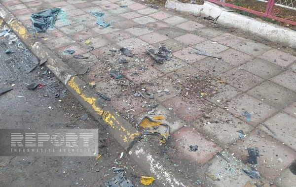 Avtomobil mikroavtobusla toqquşdu - ATA ÖLDÜ, OĞLU YARALANDI - FOTO