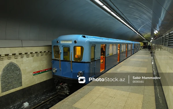 По случаю Дня Победы на станции "Ичеришехер" выставлены ретро-вагоны - ФОТОРЕПОРТАЖ