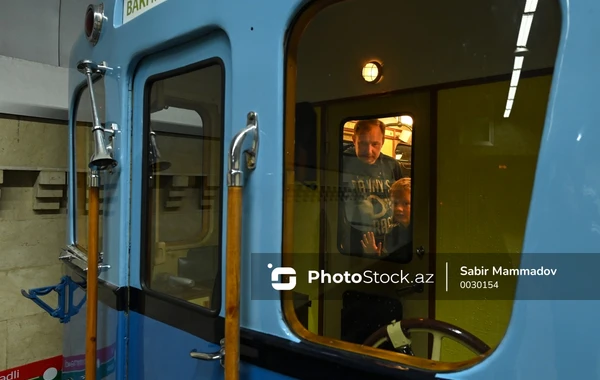 По случаю Дня Победы на станции "Ичеришехер" выставлены ретро-вагоны - ФОТОРЕПОРТАЖ