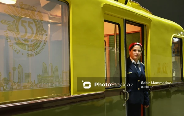 По случаю Дня Победы на станции "Ичеришехер" выставлены ретро-вагоны - ФОТОРЕПОРТАЖ