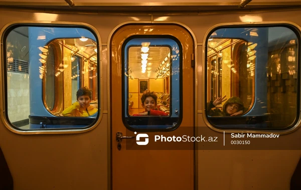 По случаю Дня Победы на станции "Ичеришехер" выставлены ретро-вагоны - ФОТОРЕПОРТАЖ