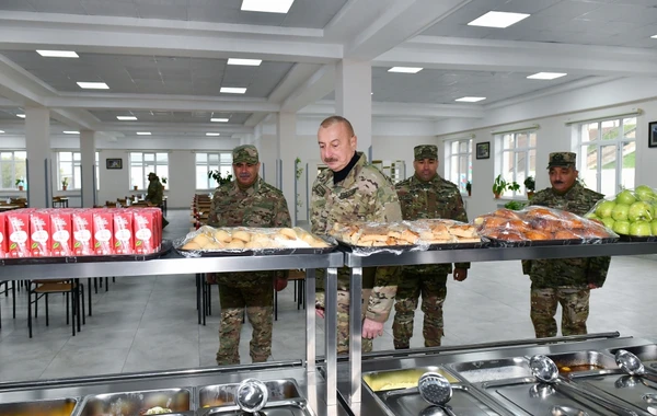 Ильхам Алиев ознакомился с условиями, созданными в новой воинской части в Физулинском районе - ФОТО