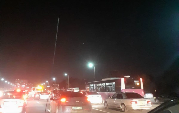 Bakı-Sumqayıt yolunda kilometrlərlə uzanan tıxac yaranıb - FOTO