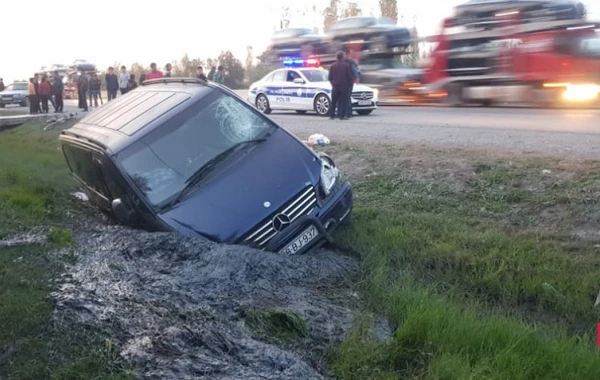 Ucarda avtomobil velosipedçini vuraraq öldürüb - FOTO
