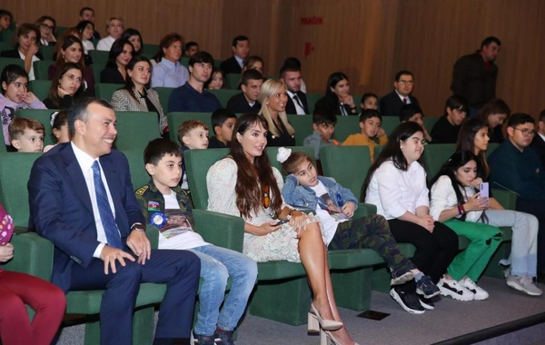 Leyla Əliyeva DOST İnklüziv İnkişaf və Yaradıcılıq Mərkəzində olub - FOTO
