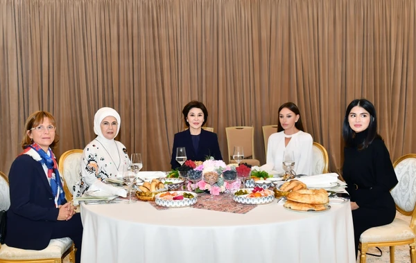Mehriban Əliyeva Səmərqənddə təşkil olunan naharda iştirak edib - FOTO