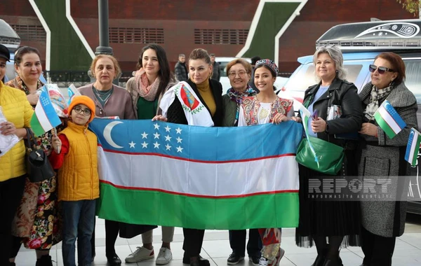 Özbək bloqçu: “Bakı o qədər gözəldir ki, getmək istəmirsən” - FOTO