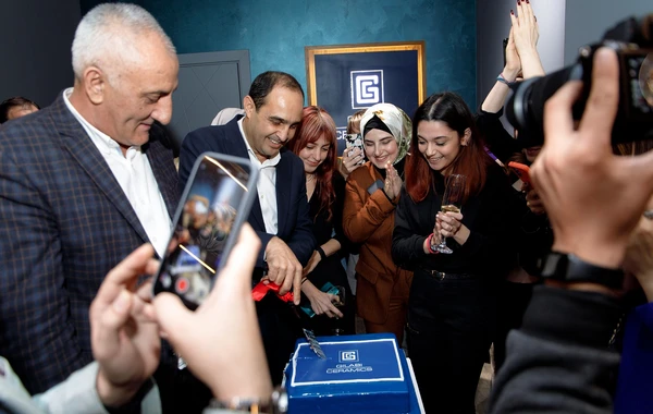 Əl-əməyi, göz-nurunun ünvanı "Gilabi Ceramics" şəhərin mərkəzində - FOTO/VİDEO