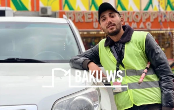 Bakıda "parkovşik"lərin yer üstündə davası: Biri digərini qapazladı - ANBAAN VİDEO