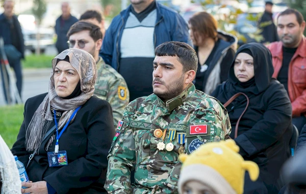 Gəncədə şəhid ailələrinə və müharibə əlillərinə 30 mənzil təqdim edilib - FOTO