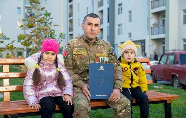Gəncədə şəhid ailələrinə və müharibə əlillərinə 30 mənzil təqdim edilib - FOTO