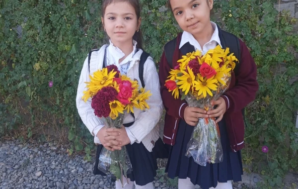 6 qız anası: “İstəyirəm, oğlum da olsun” - FOTO