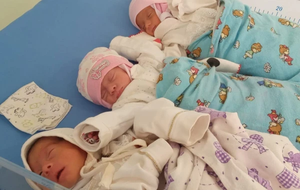 6 qız anası: “İstəyirəm, oğlum da olsun” - FOTO