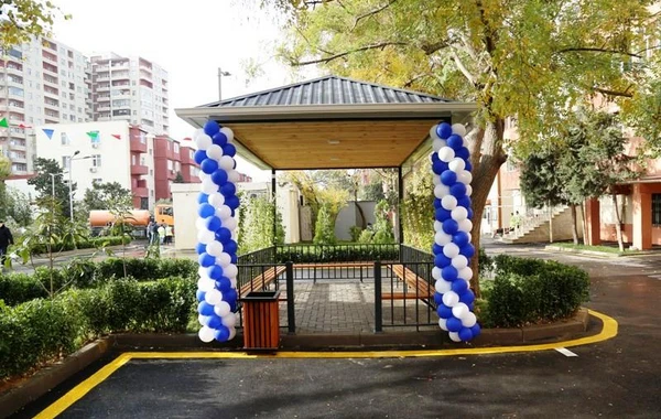Bakıda daha bir həyət yenilənib - FOTO