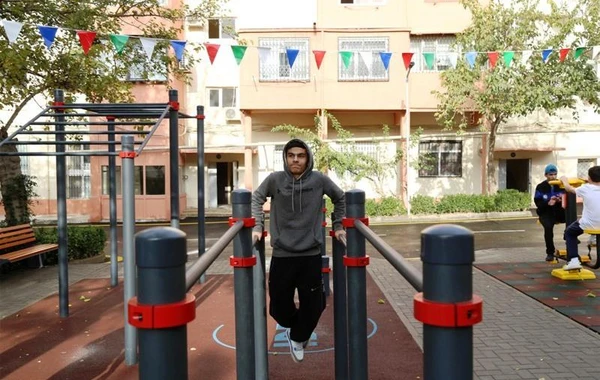 Bakıda daha bir həyət yenilənib - FOTO