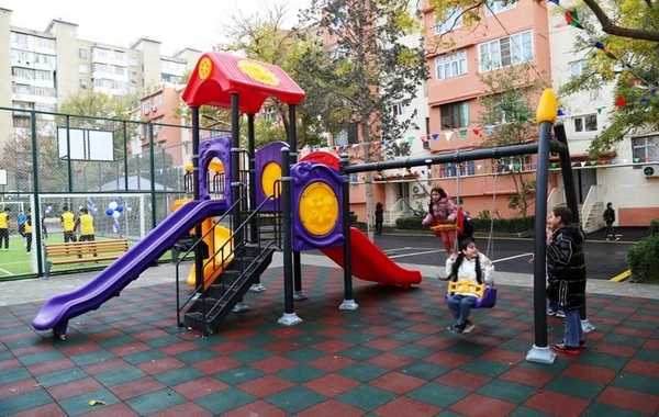 В Баку благоустроен еще один двор - ФОТО