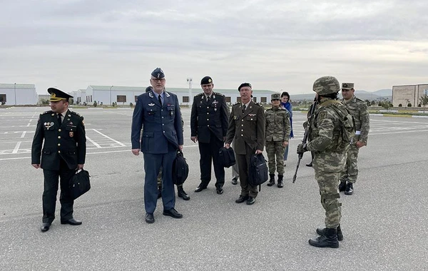 NATO nümayəndələri Azərbaycan Ordusunun döyüş texnikası ilə tanış olublar - FOTO